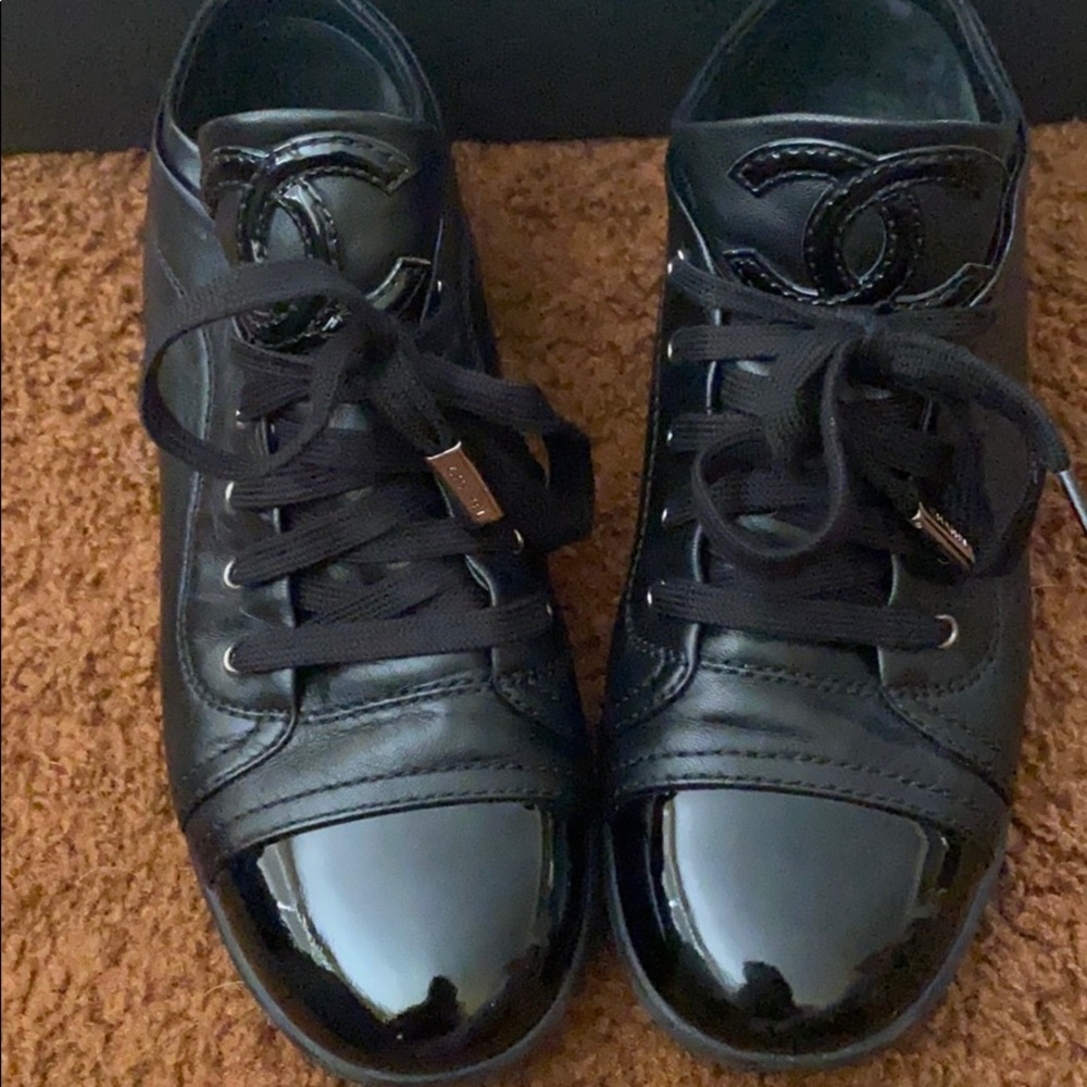 Chanel black captoe CC shoes size37